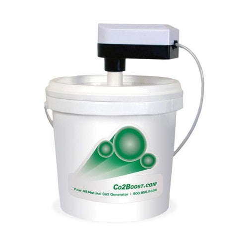 Co2 carbon dioxide generator with automatic pump